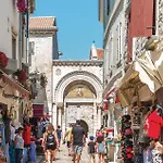Lovely In With Wifi Appartement Poreč