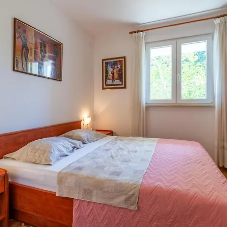 Lovely In With Wifi Апартаменты Пореч