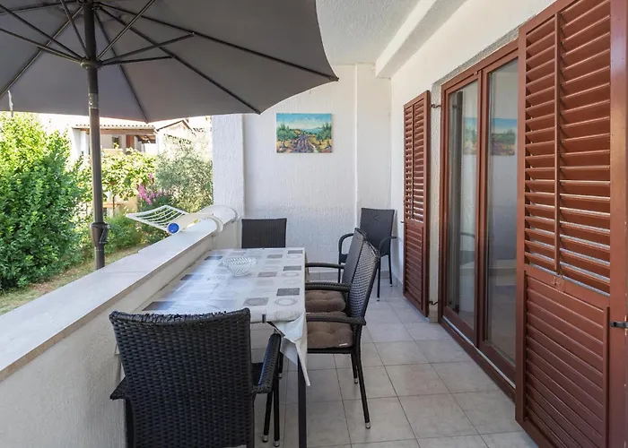 Lovely In With Wifi Apartamento Poreč