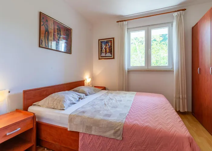 Lovely In With Wifi Apartamento Poreč